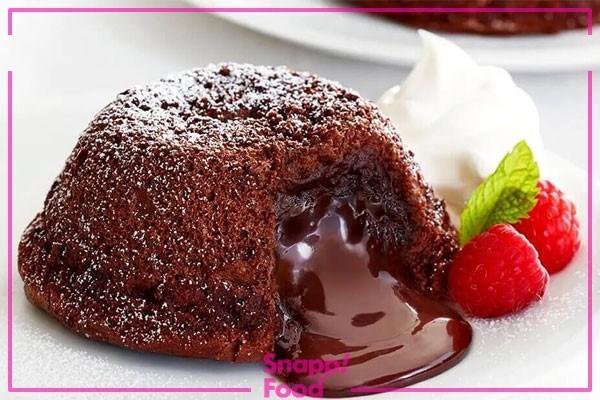 طرز تهیه لاوا کیک (یک کیک خوشمزه برای شکلات دوست ها) طرز تهیه لاوا کیک (یک شیرینی خوشمزه با دستور پخت ساده)