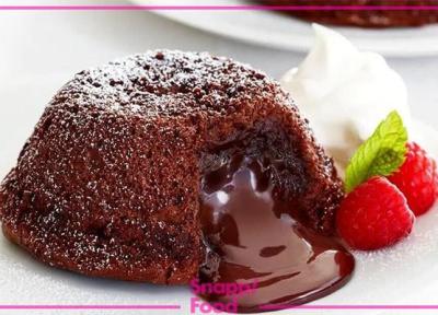 طرز تهیه لاوا کیک (یک کیک خوشمزه برای شکلات دوست ها) طرز تهیه لاوا کیک (یک شیرینی خوشمزه با دستور پخت ساده)