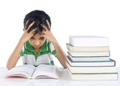 چگونه به بچه ها مبتلا به اختلال خواندن آموزش بدهیم؟